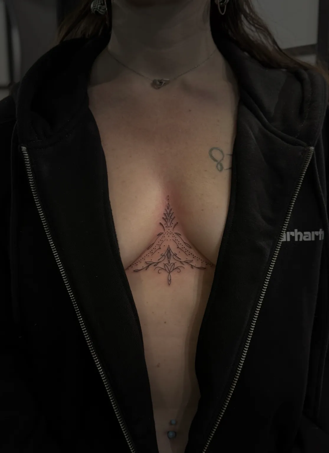 Tatouage Ornamental, Fineline réalisé par Owink Studio à Metz