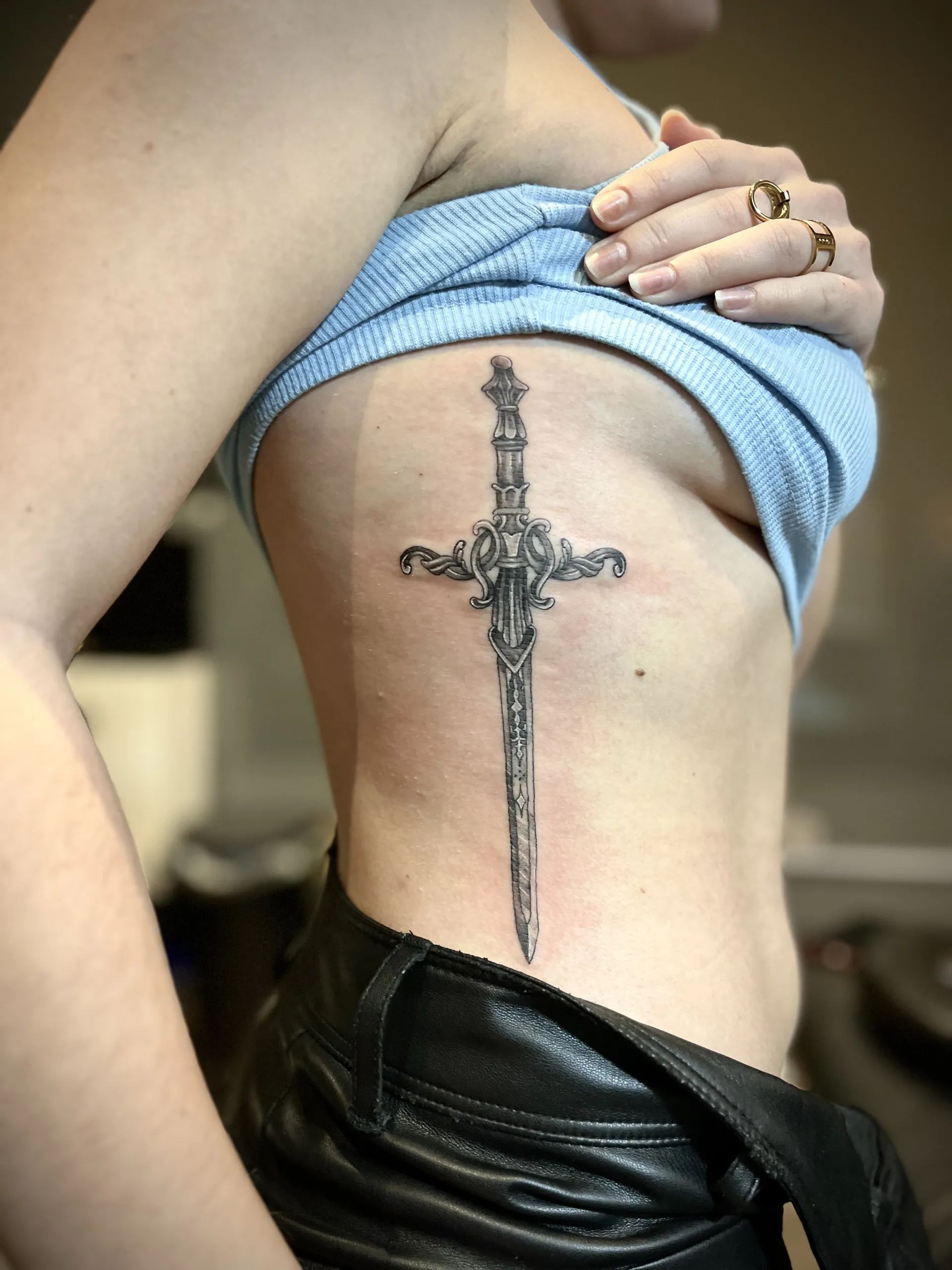 Tatouage Ornamental, Fineline réalisé par Owink Studio à Metz