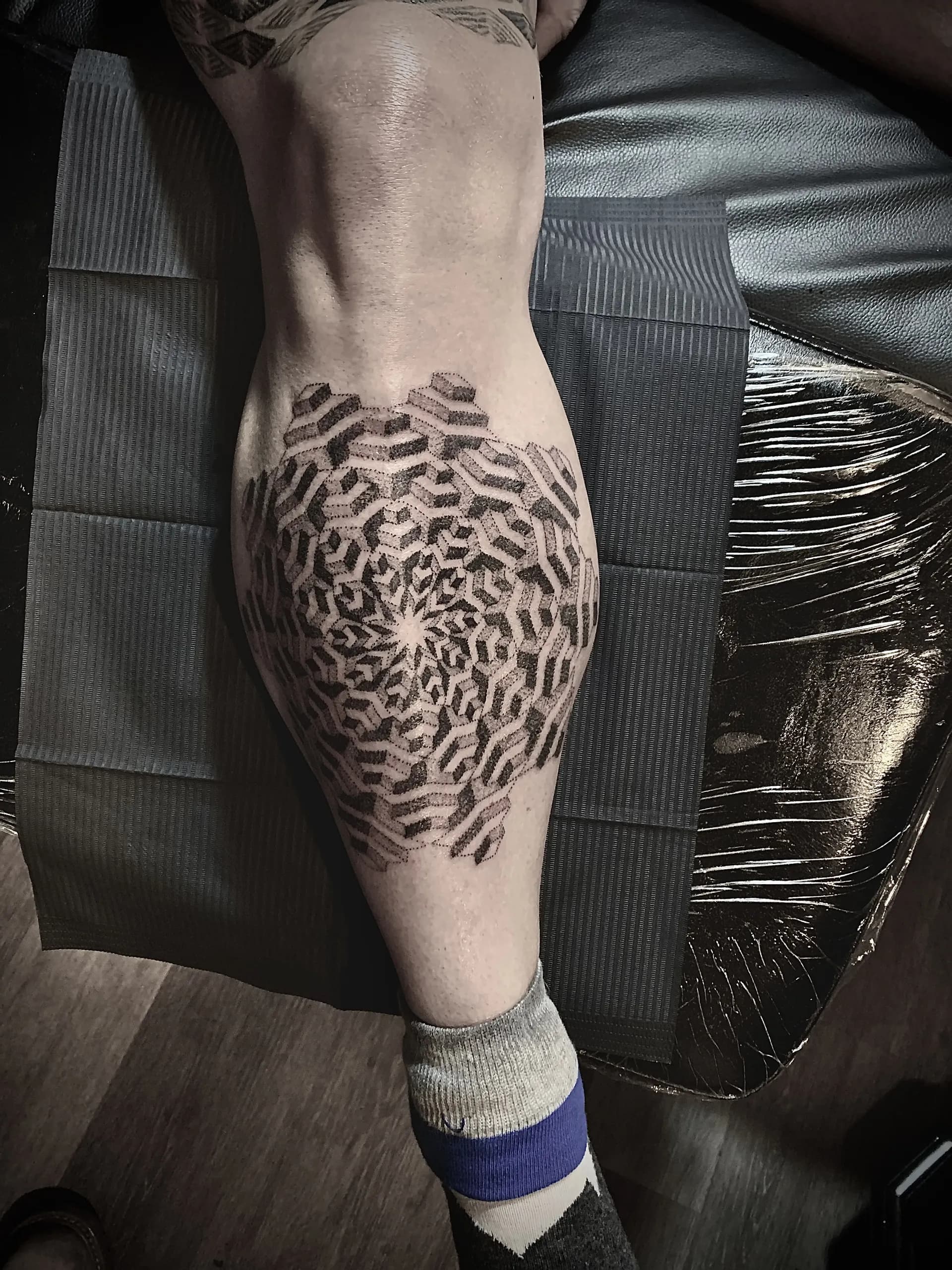 Tatouage Dotwork réalisé par Owink Studio à Metz